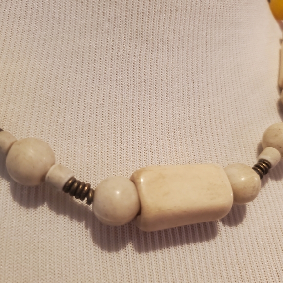 Vintage faux bone beaded necklace with yellow accent beads & brass rings - Picture 2 of 5